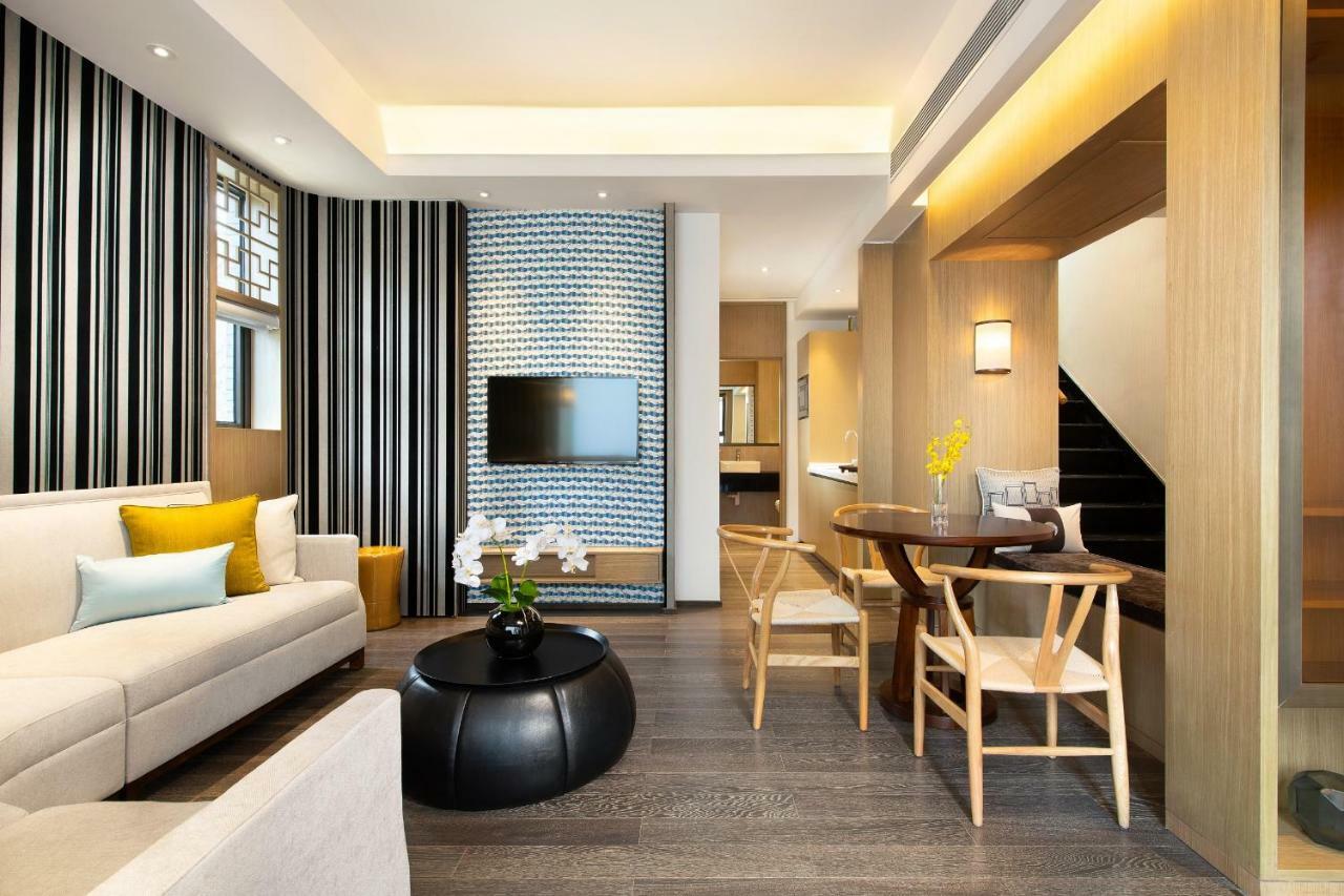 Howard Johnson Jinlin Plaza Lijiang Лиджанг Екстериор снимка